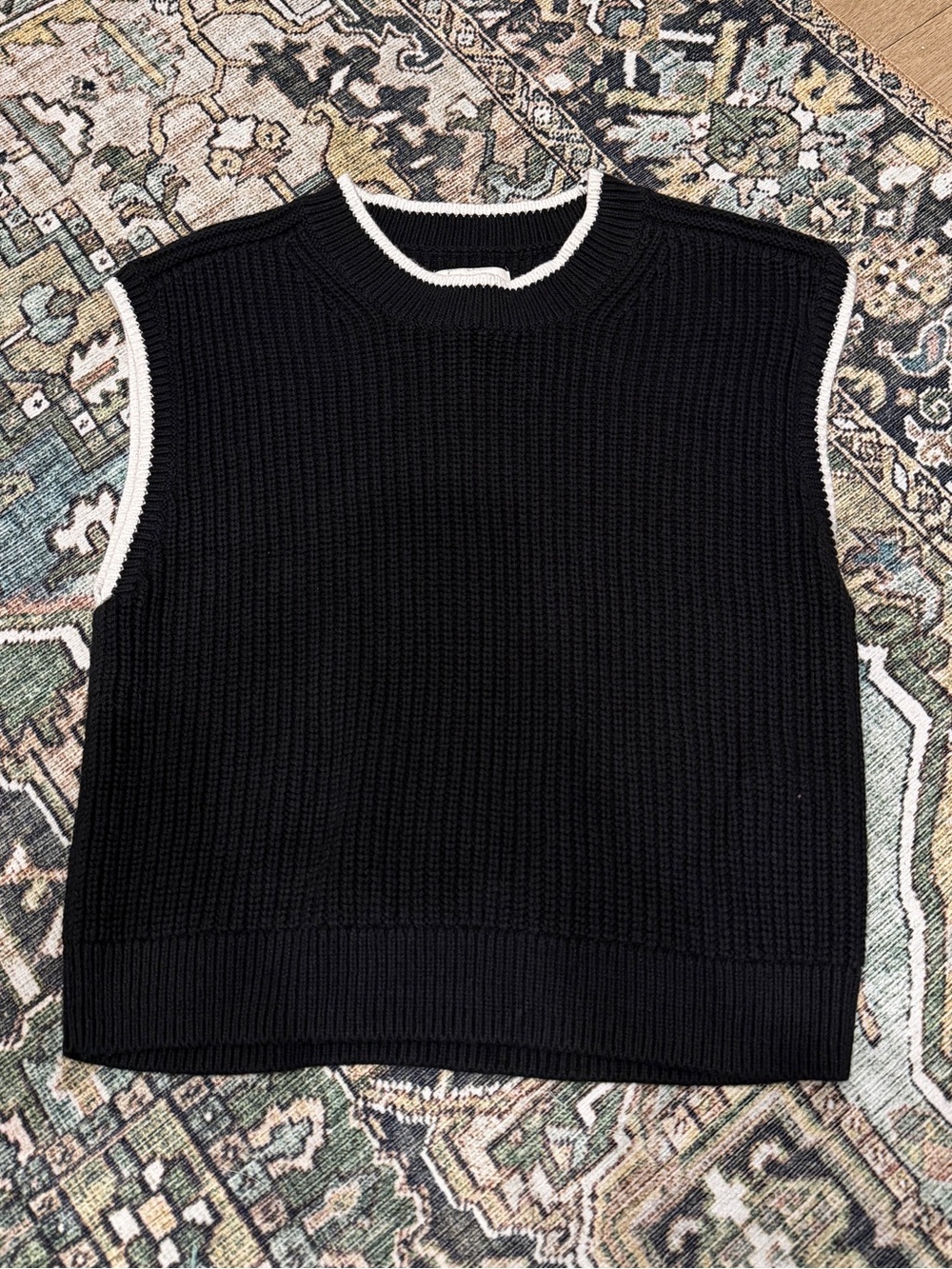 Abercrombie & Fitch Black and White Trim Knit Sweater Vest